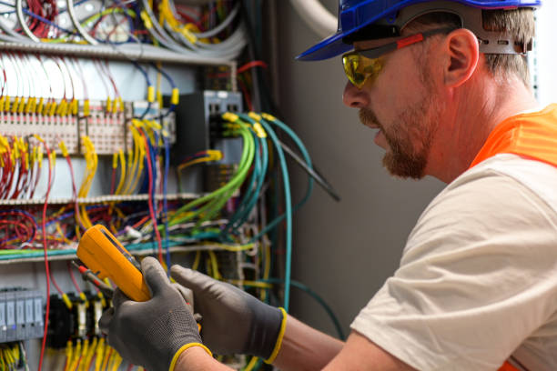Best Licensed Electrician  in Clarksville, IA